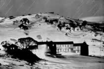 Moonlight on the Chalet, Charlottes Pass